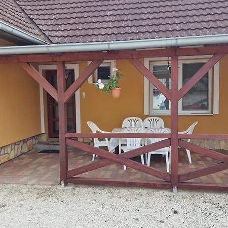 Apartament Rezidencia *